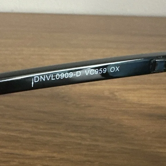 Vince Camuto Women's Round Sunglasses Black Frame Smoke Lenses UV Protection - Picture 8 of 8